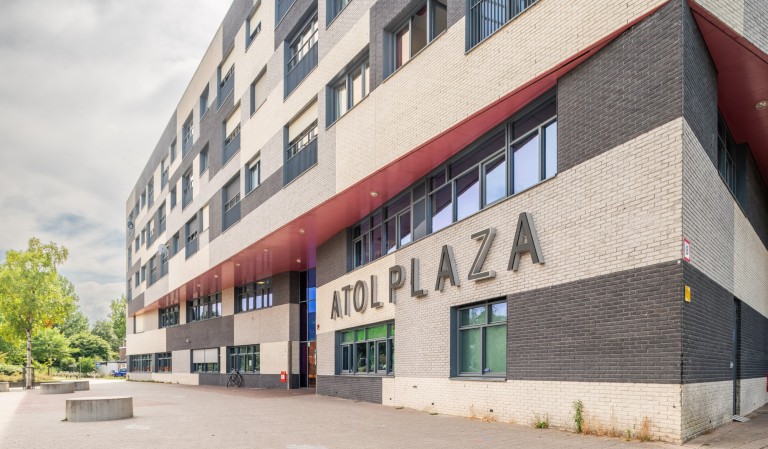 Het wijkcentrum Atolplaza.